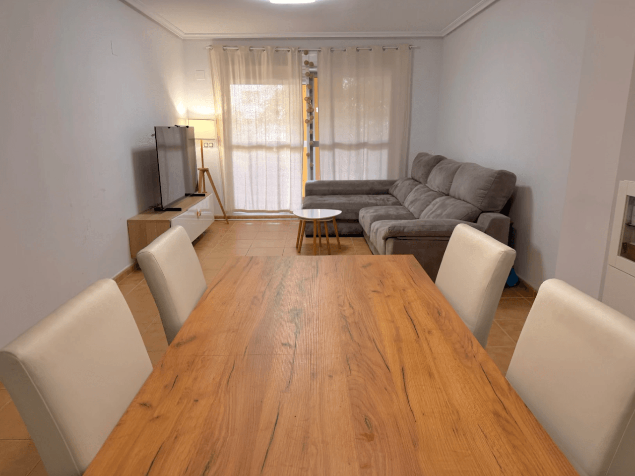 Apartamento de 3 dormitorios con piscina, garaje y trastero