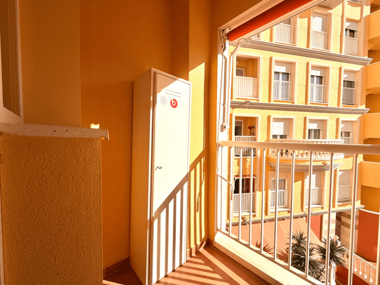 Apartamento de 3 dormitorios con piscina, garaje y trastero