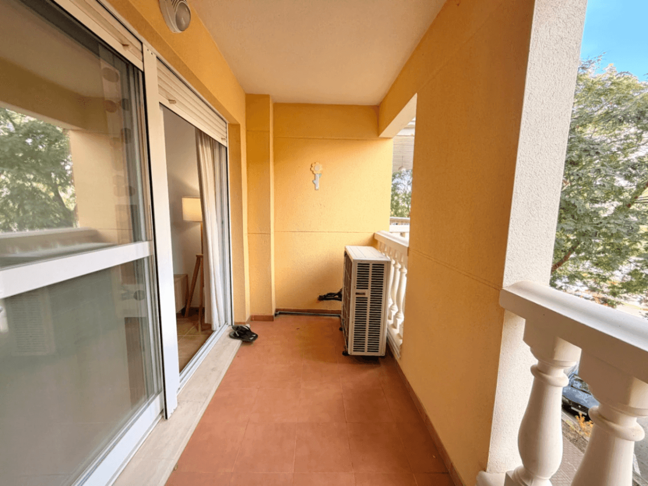Apartamento de 3 dormitorios con piscina, garaje y trastero