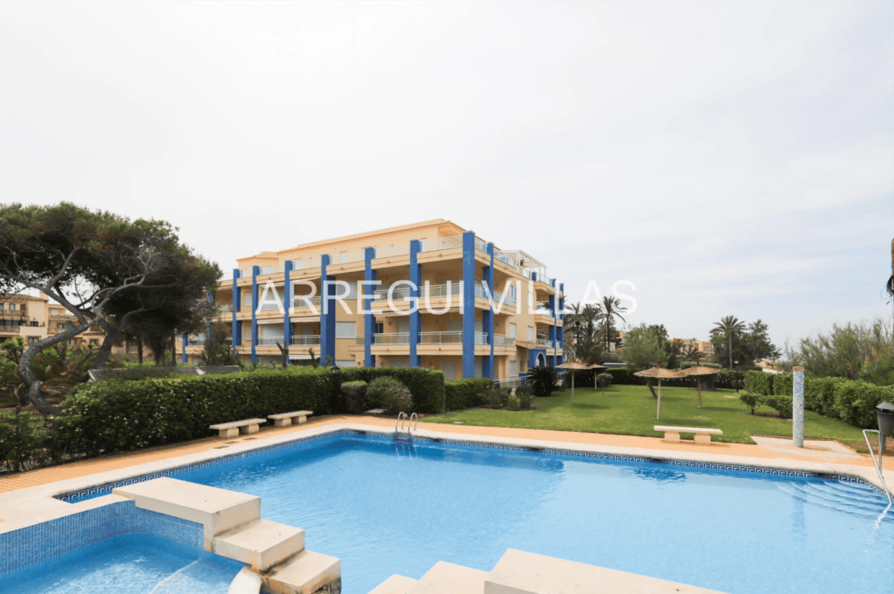 Encantador apartamento de 2 dormitorios en Dénia - Las Marinas