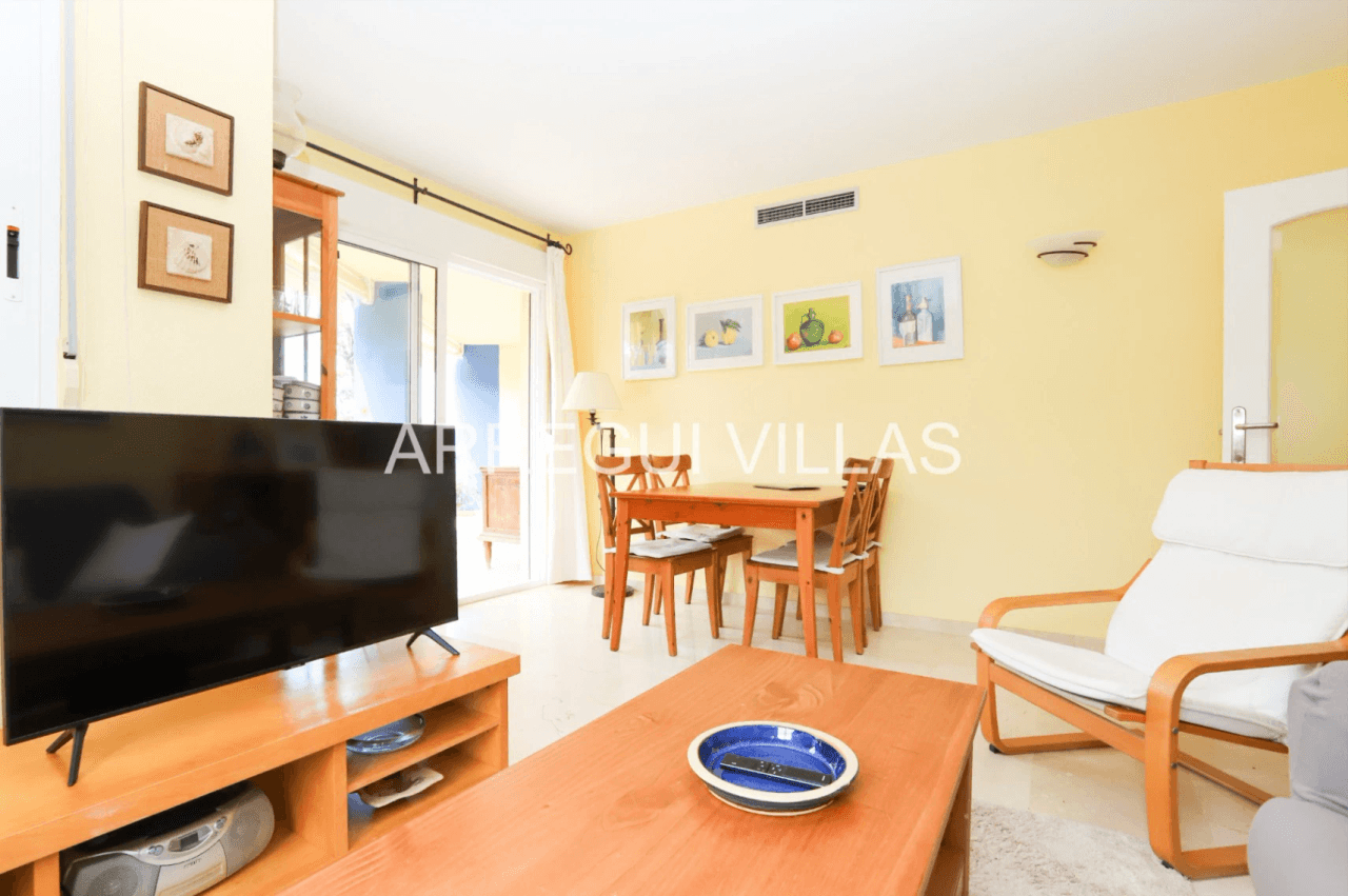 Encantador apartamento de 2 dormitorios en Dénia - Las Marinas