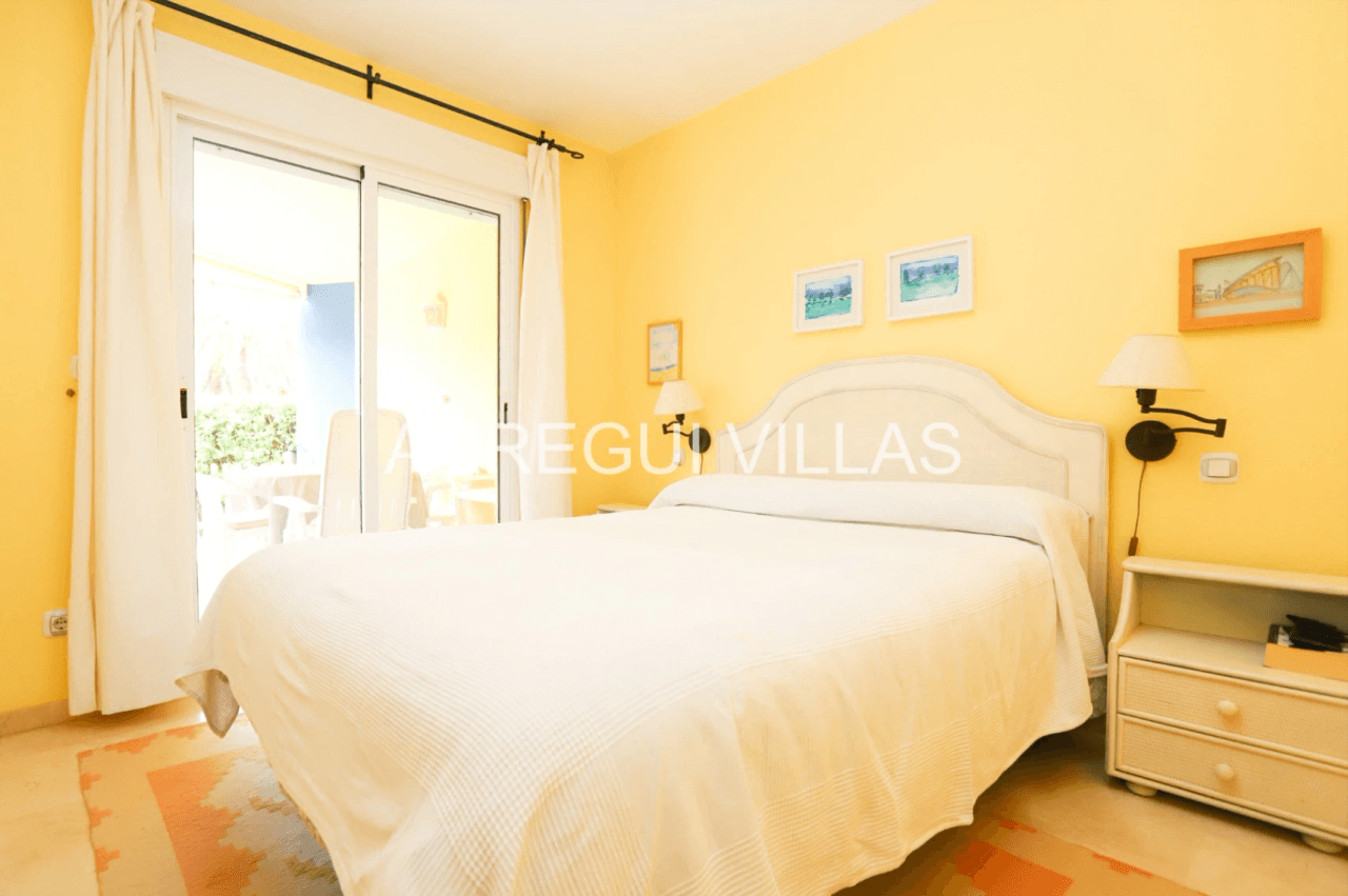 Encantador apartamento de 2 dormitorios en Dénia - Las Marinas
