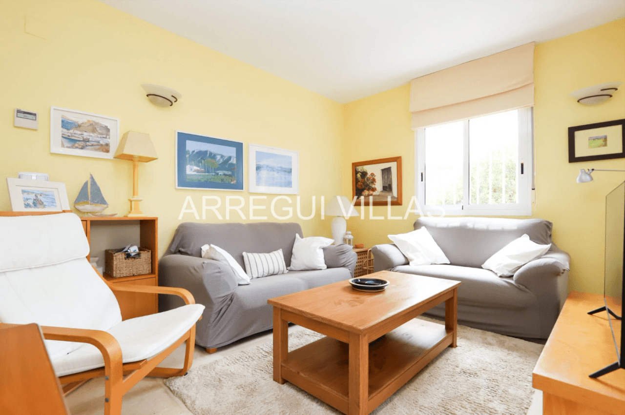 Encantador apartamento de 2 dormitorios en Dénia - Las Marinas