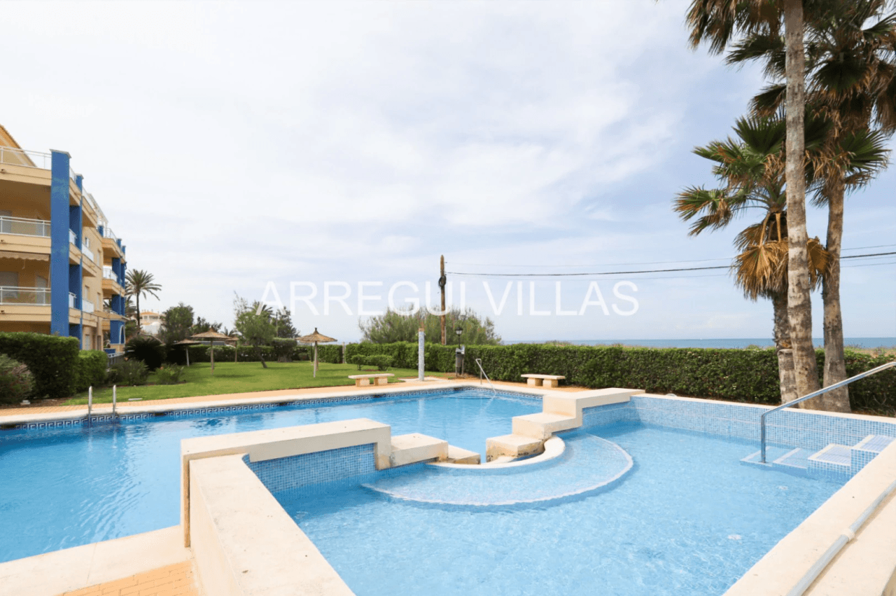 Encantador apartamento de 2 dormitorios en Dénia - Las Marinas