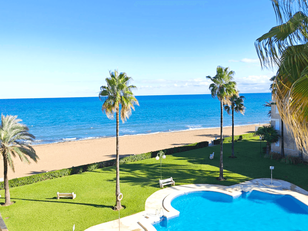 Apartamento 2 dormitorios con vistas al mar en venta en Dénia