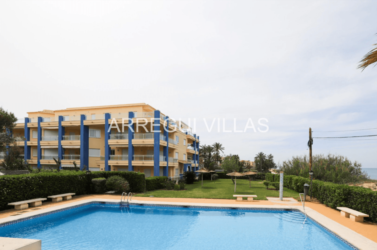 Encantador apartamento de 2 dormitorios en Dénia - Las Marinas