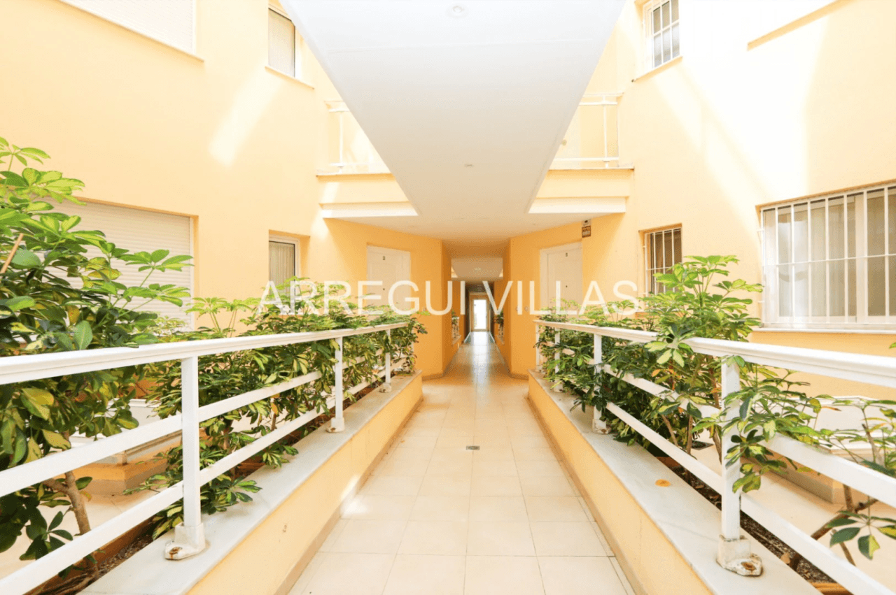 Encantador apartamento de 2 dormitorios en Dénia - Las Marinas