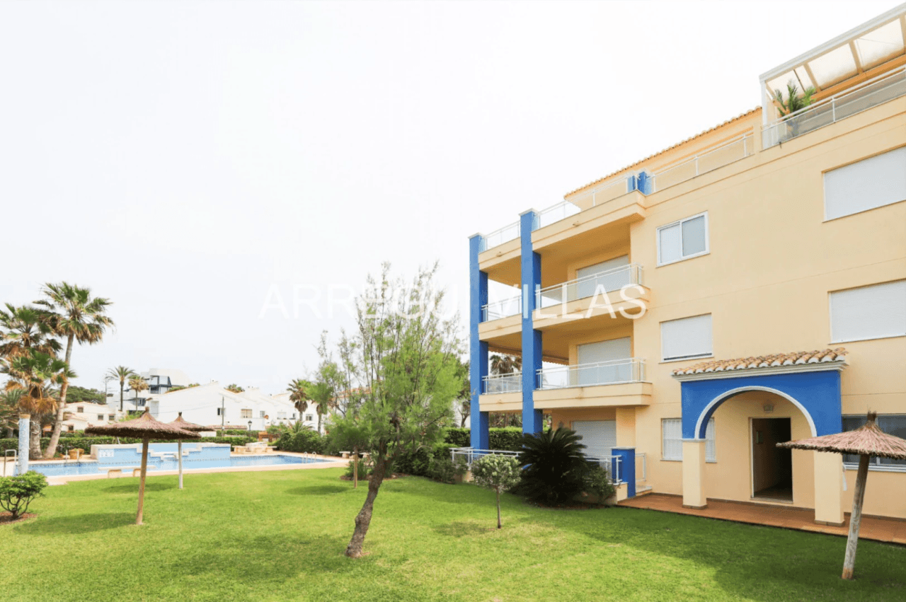 Encantador apartamento de 2 dormitorios en Dénia - Las Marinas