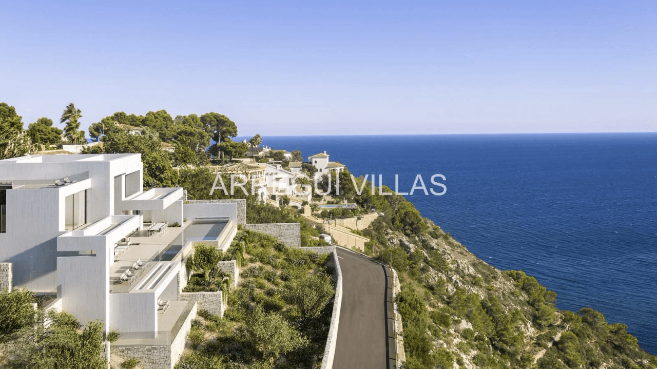 Exclusiva villa en construcción en La Granadella (Jávea), una de las zonas más cotizadas de la Costa Blanca, con espectaculares vistas al mar
