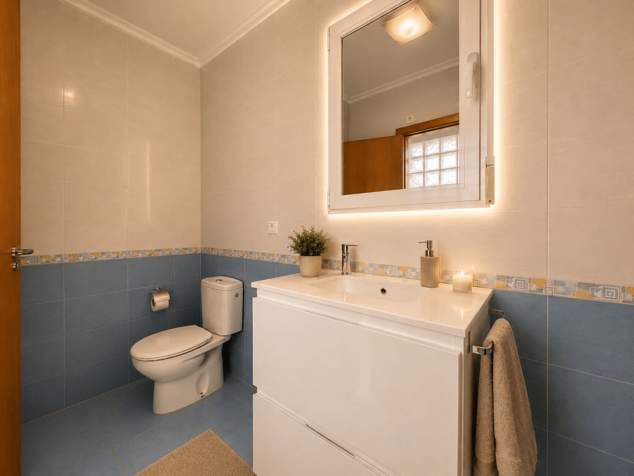 Exclusivo Ático Dúplex en Dénia con Gran Terraza, Vistas al Castillo y Garaje
