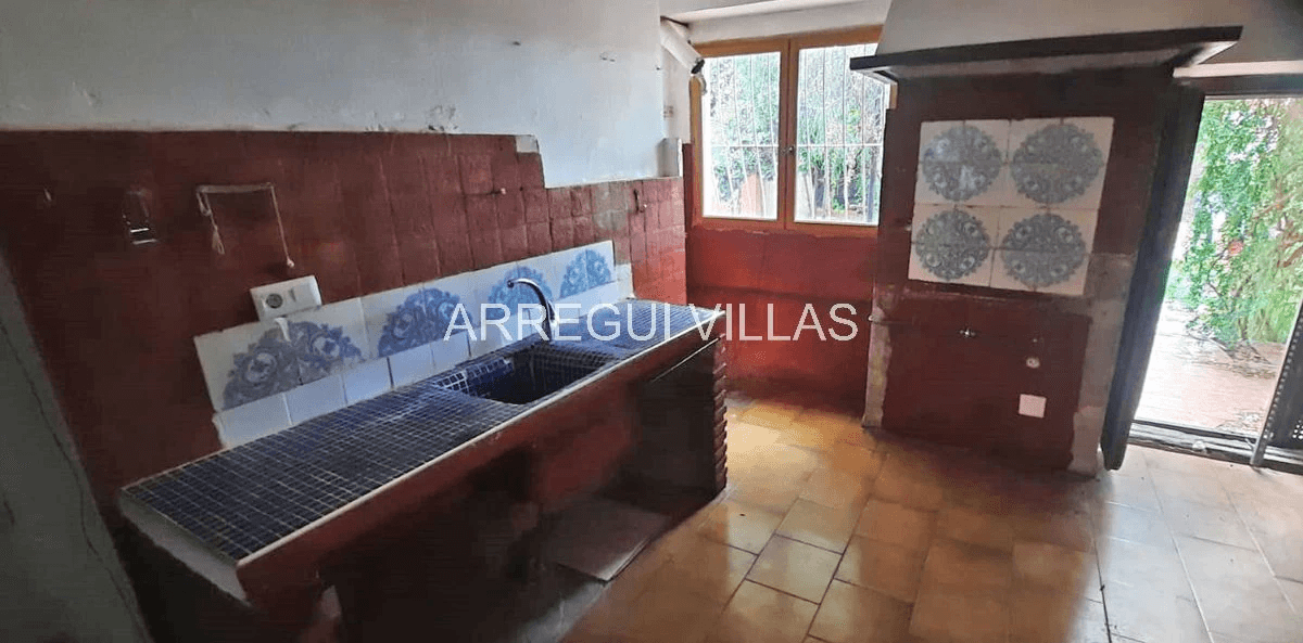 Amplia villa en venta en Las Rotas - Dénia