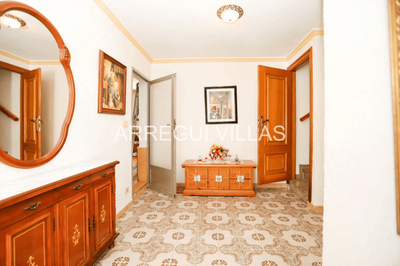 Amplio chalet en venta en Dénia