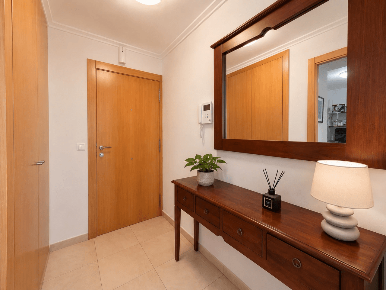 Exclusivo Ático Dúplex en Dénia con Gran Terraza, Vistas al Castillo y Garaje