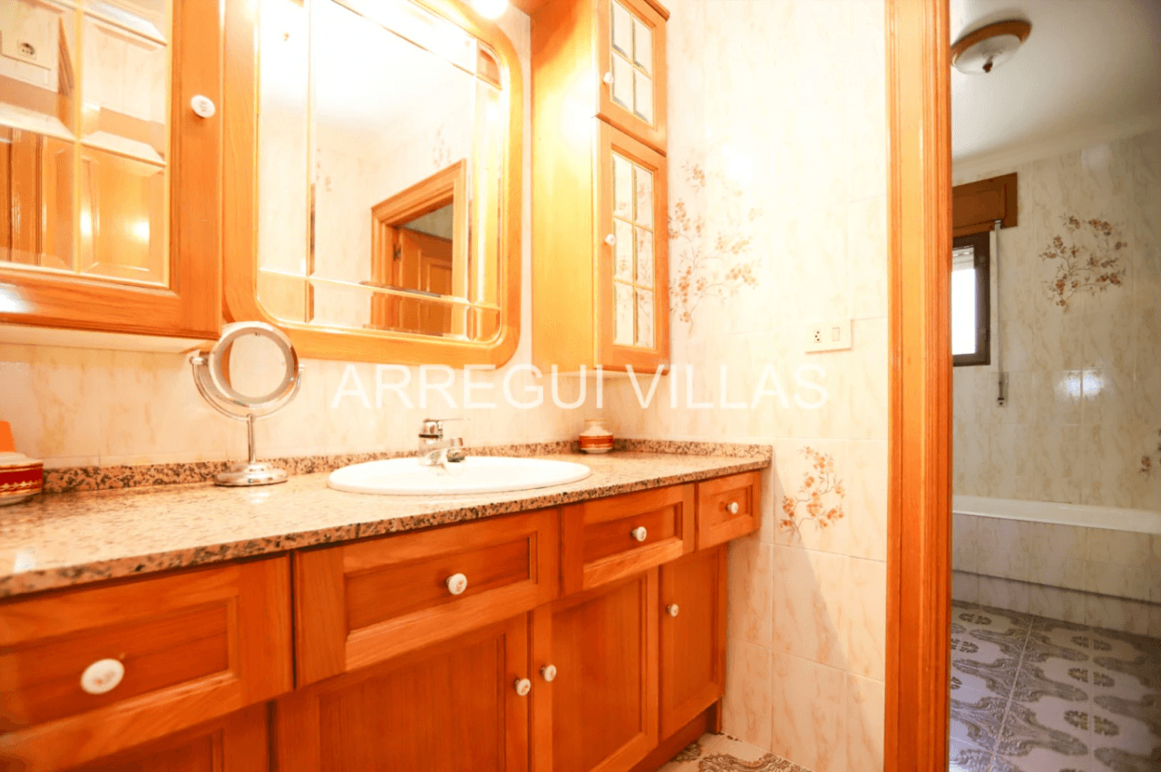 Amplio chalet en venta en Dénia