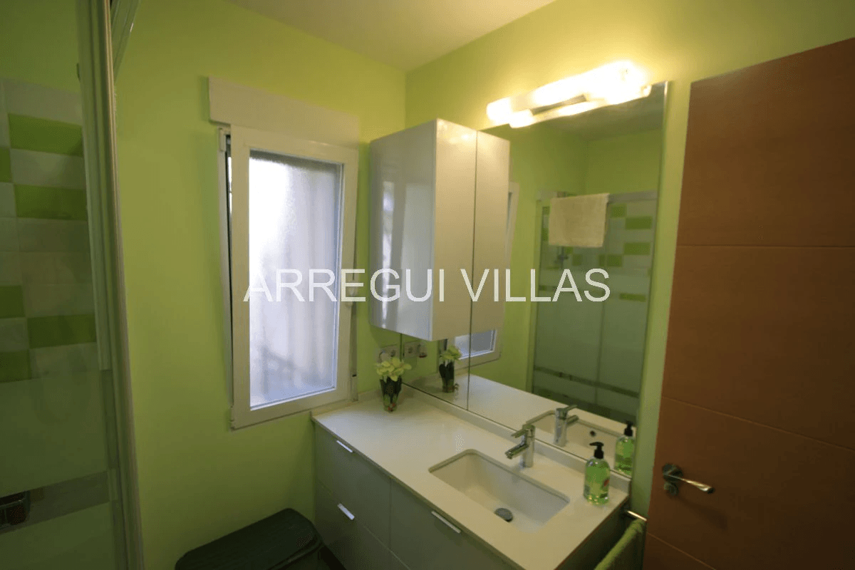 Chalet con 4 dormitorios en venta en Dénia/El Montgó