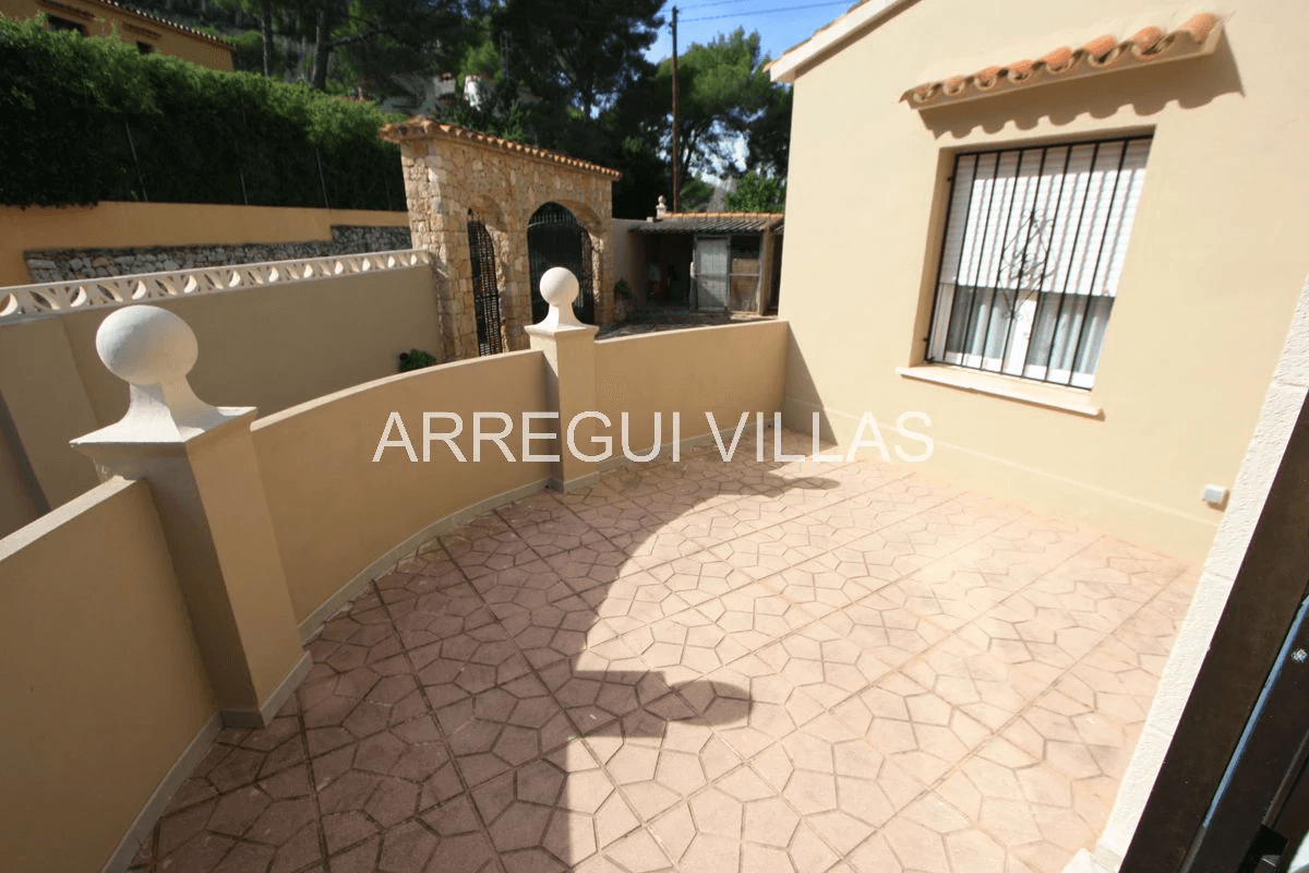 Chalet con 4 dormitorios en venta en Dénia/El Montgó