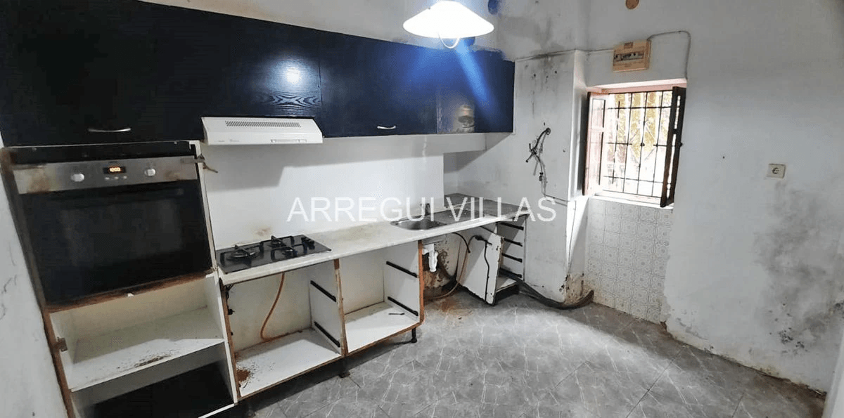 Amplia villa en venta en Las Rotas - Dénia