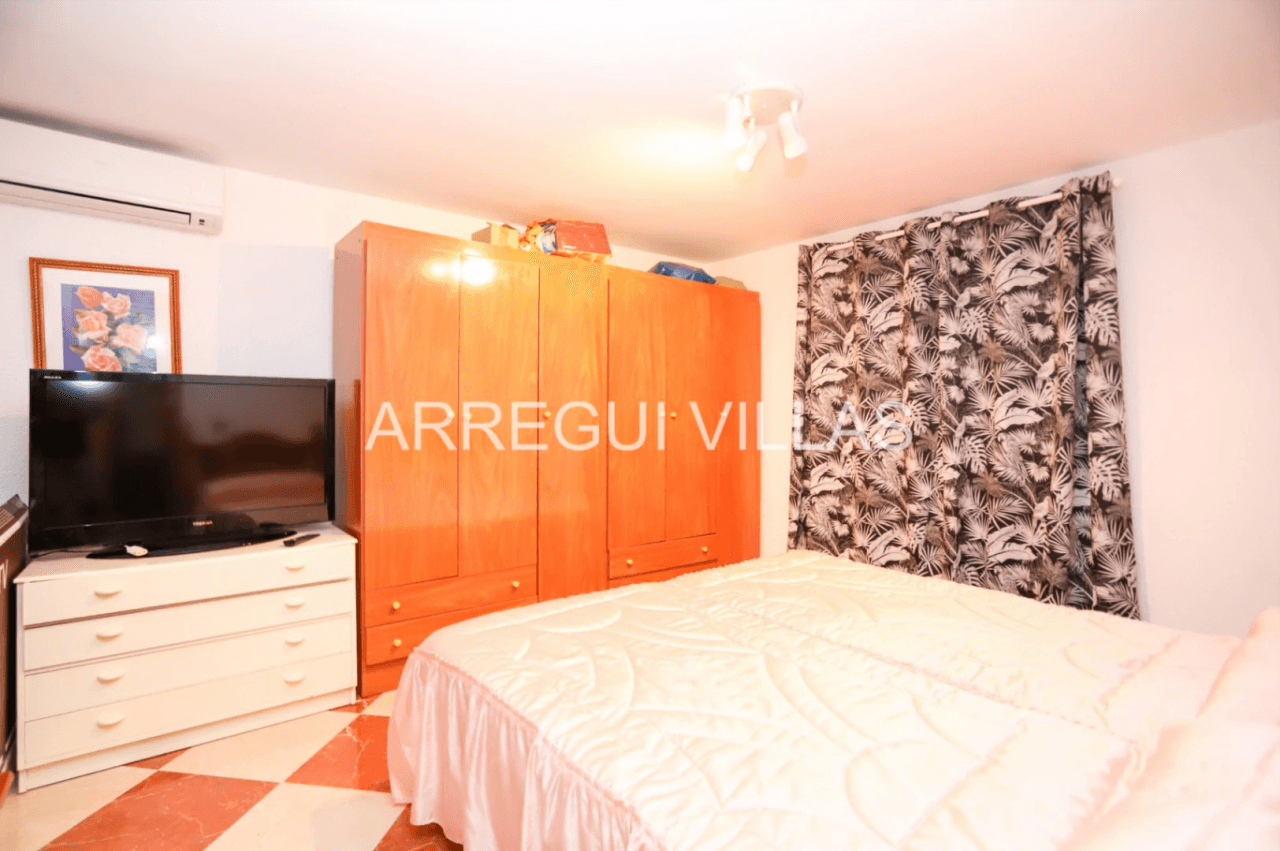 Amplio chalet en venta en Dénia
