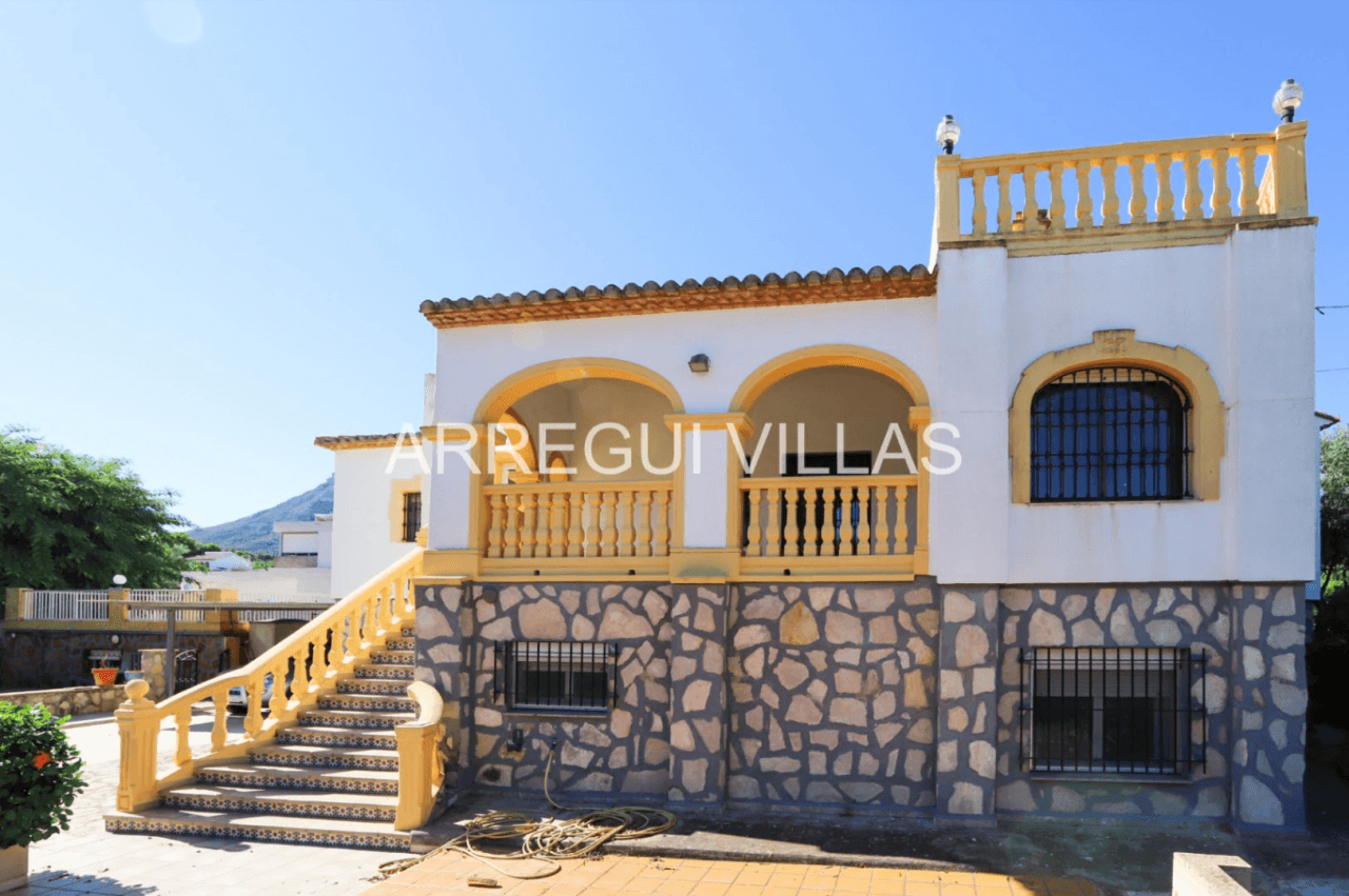 Amplio chalet en venta en Dénia