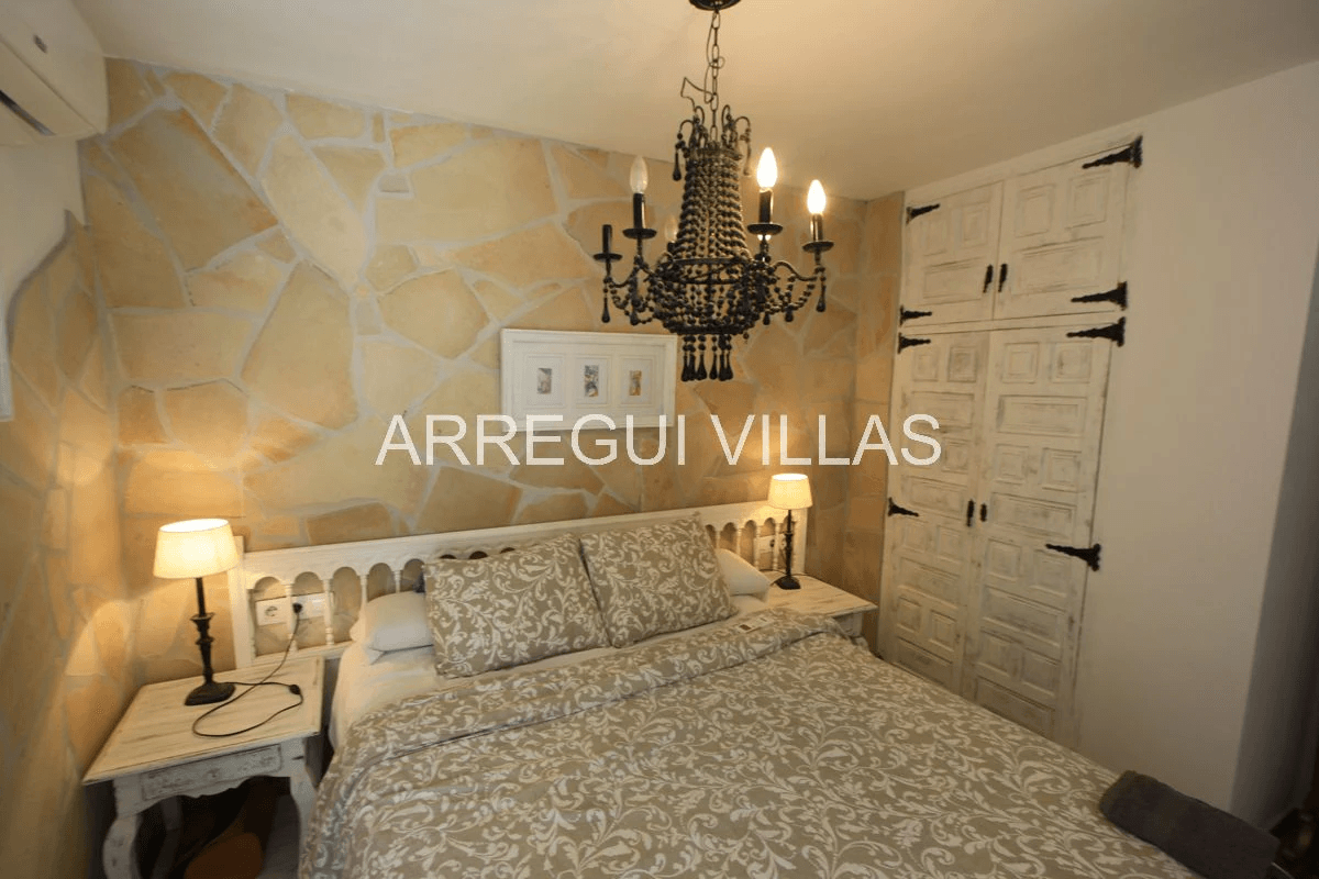 Villa con vistas abiertas en Dénia - Montgó