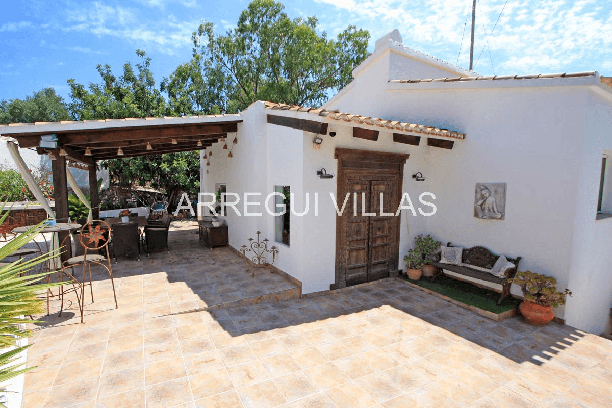 Villa con vistas abiertas en Dénia - Montgó