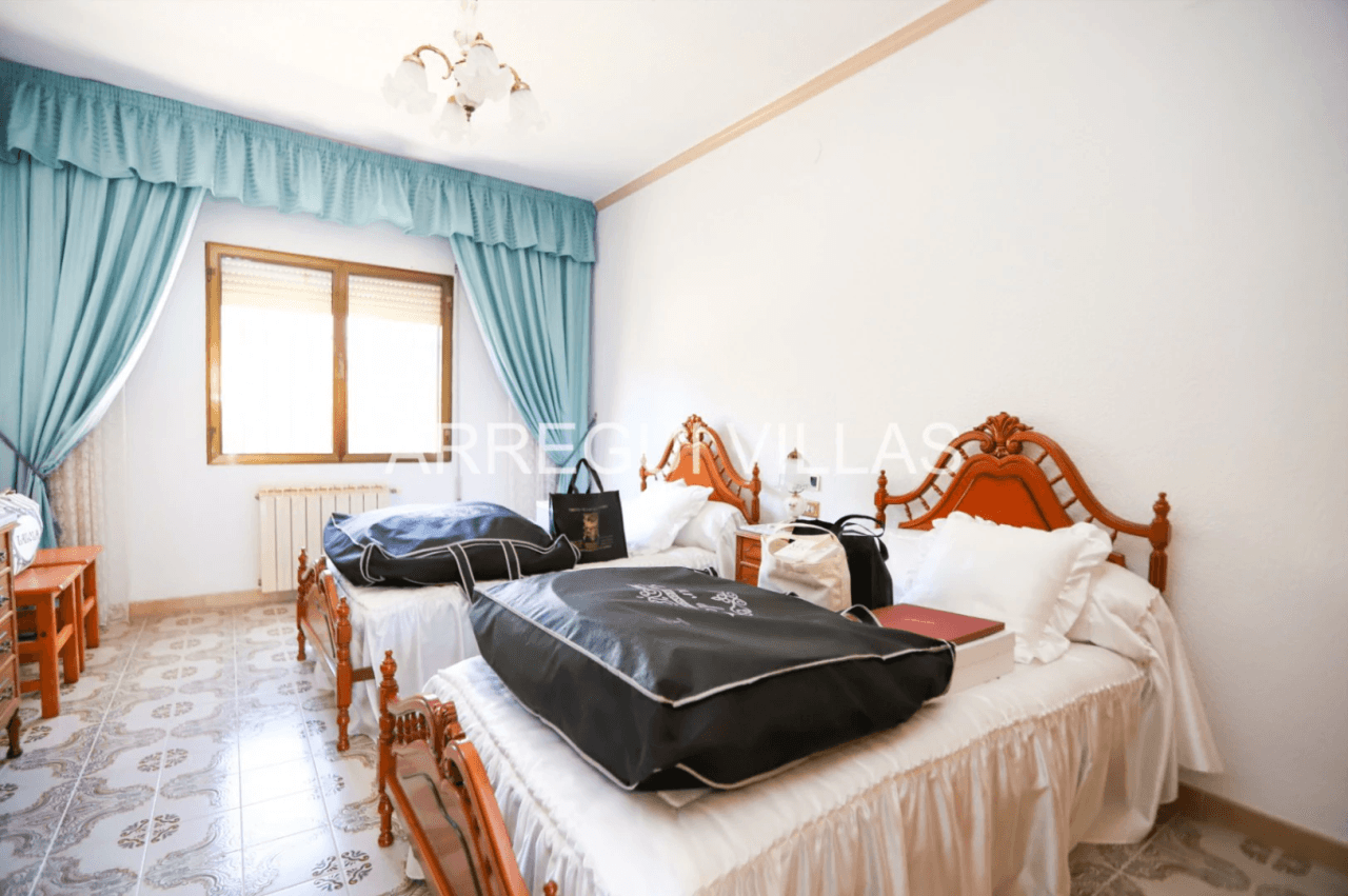 Amplio chalet en venta en Dénia