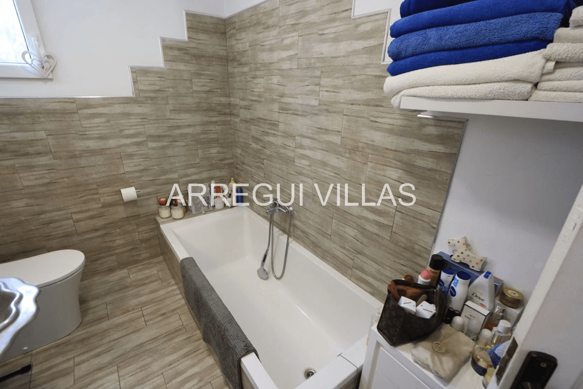 Villa con vistas abiertas en Dénia - Montgó