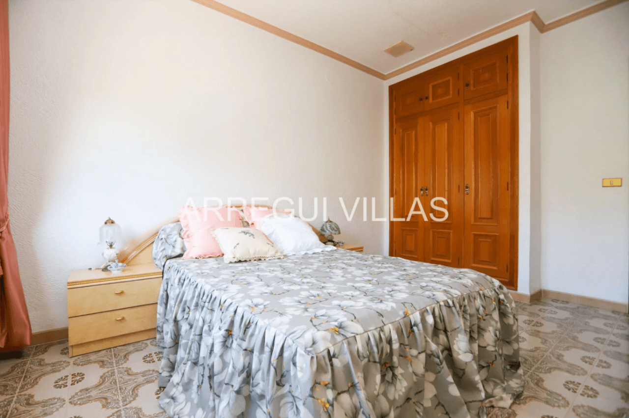 Amplio chalet en venta en Dénia