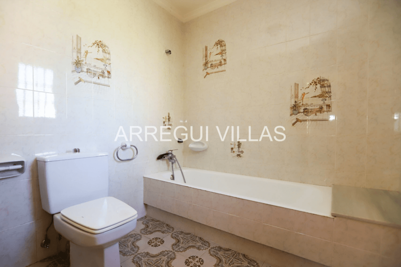 Amplio chalet en venta en Dénia