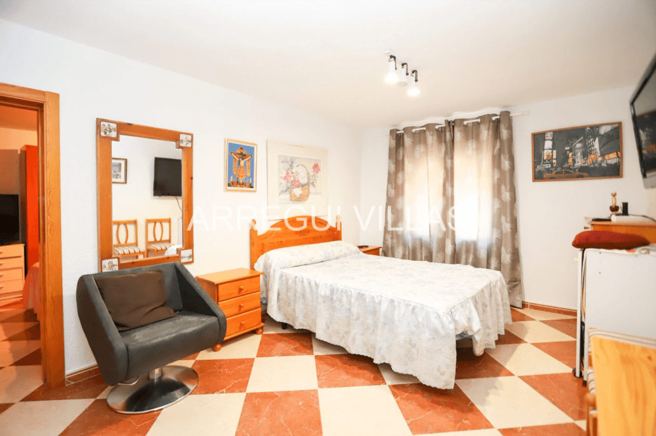 Amplio chalet en venta en Dénia