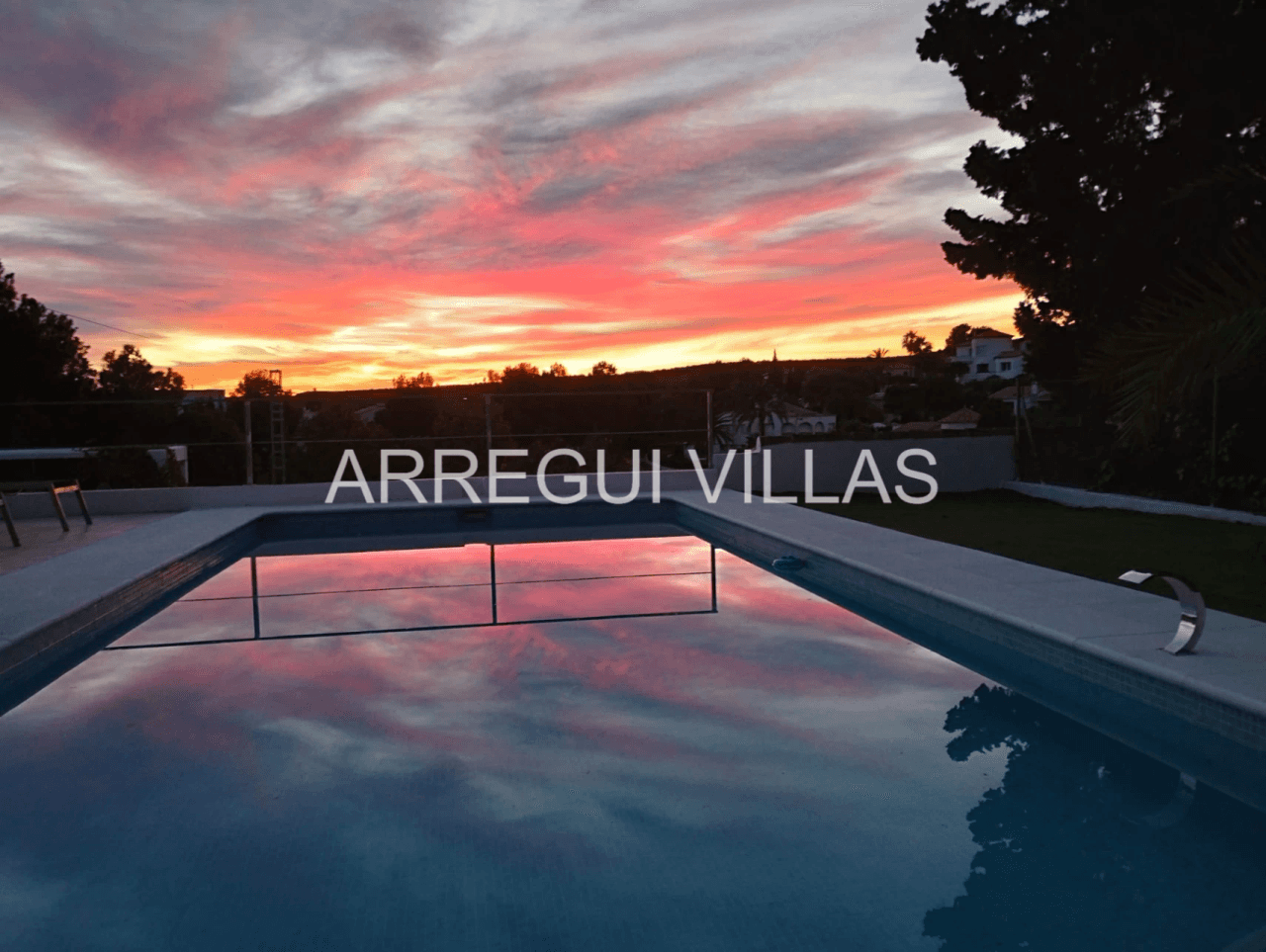 Villa con vistas abiertas en Dénia - Montgó