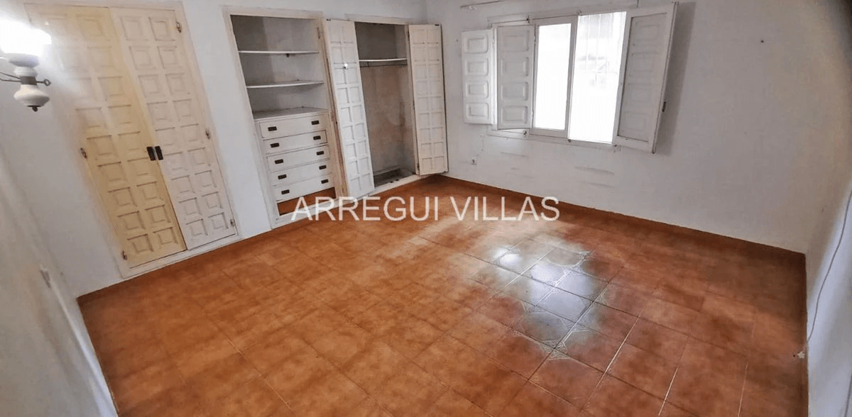 Amplia villa en venta en Las Rotas - Dénia