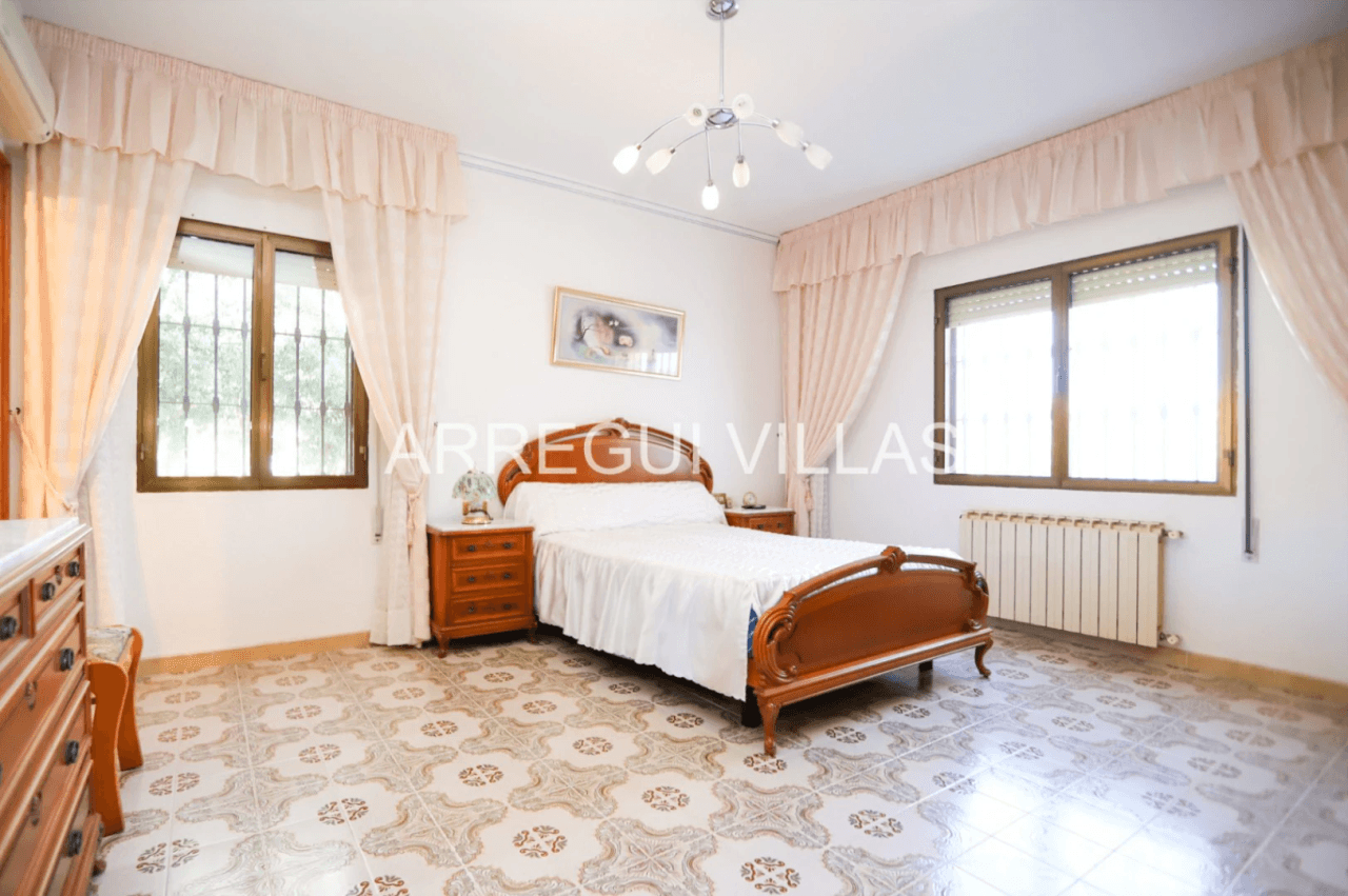 Amplio chalet en venta en Dénia