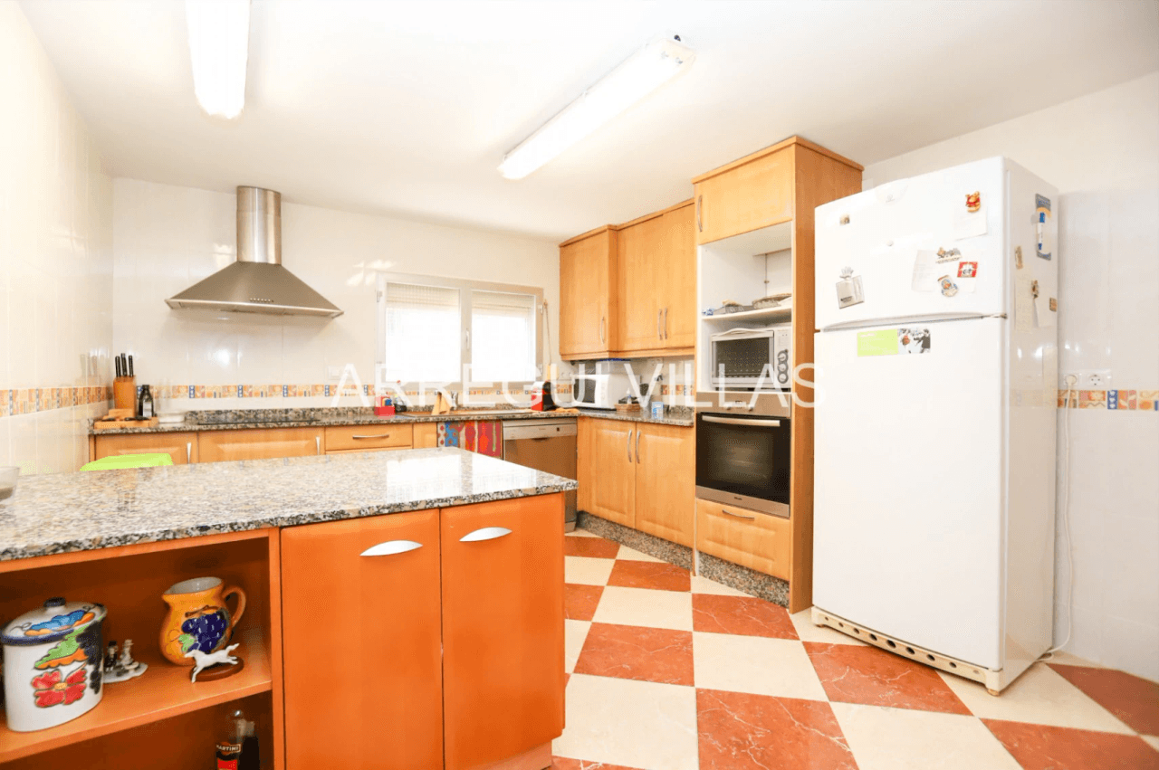 Amplio chalet en venta en Dénia