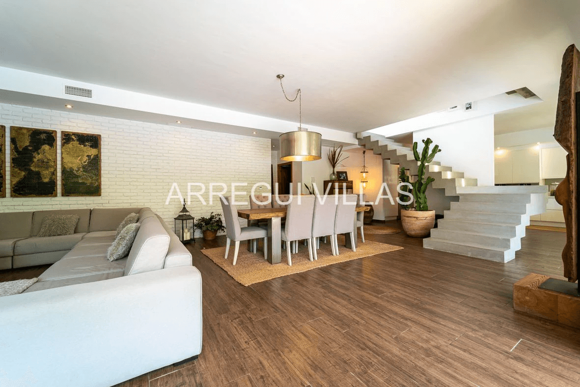Estupenda villa en venta en Dénia - Montgó