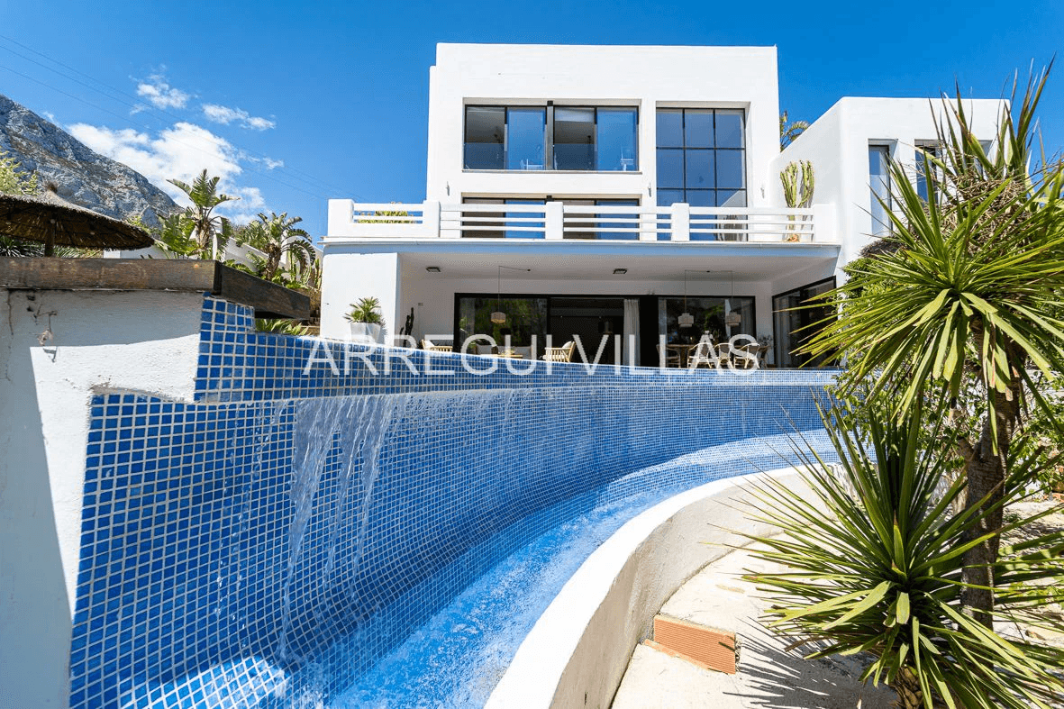 Estupenda villa en venta en Dénia - Montgó