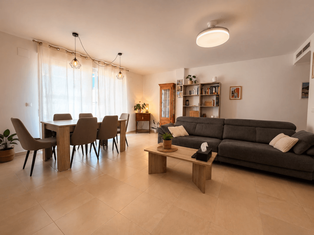 Exclusivo Ático Dúplex en Dénia con Gran Terraza, Vistas al Castillo y Garaje