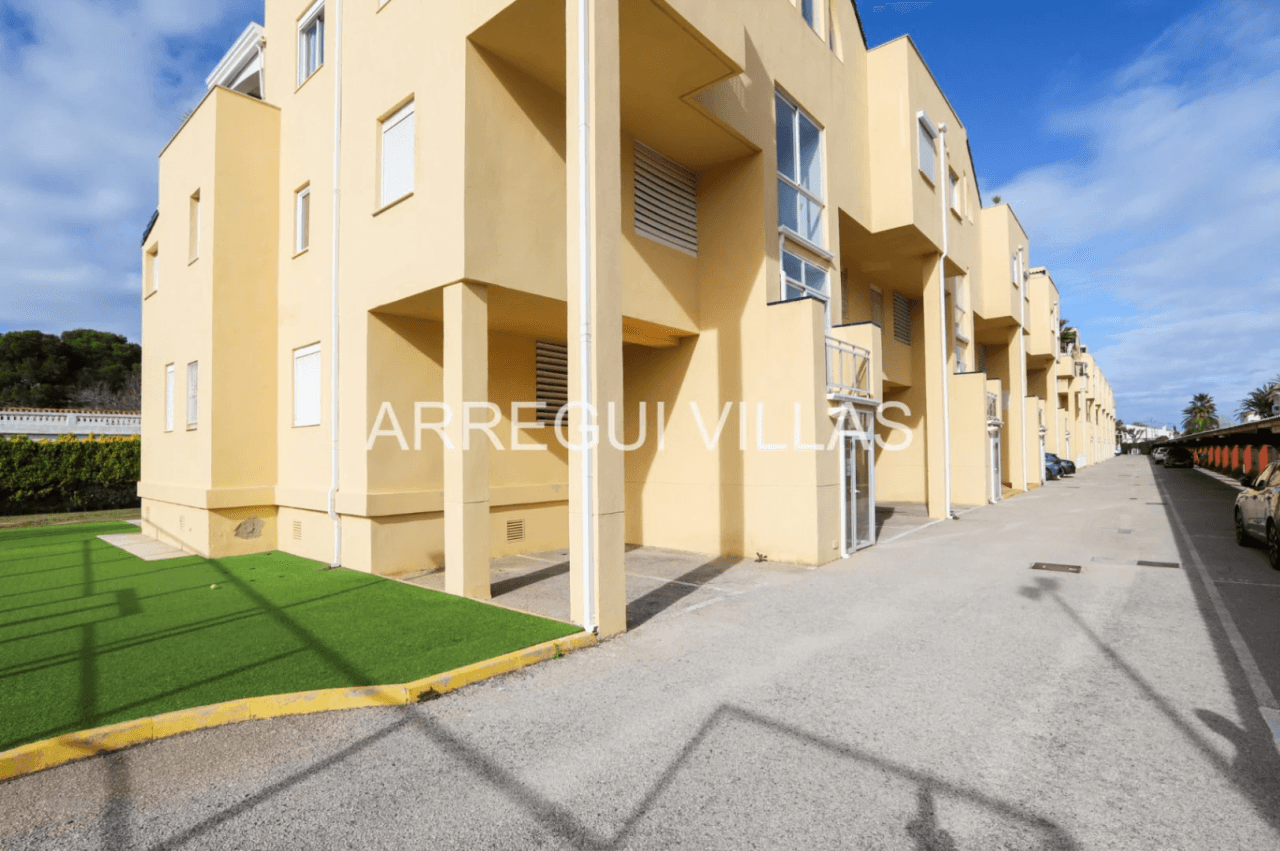 Apartamento en venta de 2 dormitorios en Denia, Las Marinas