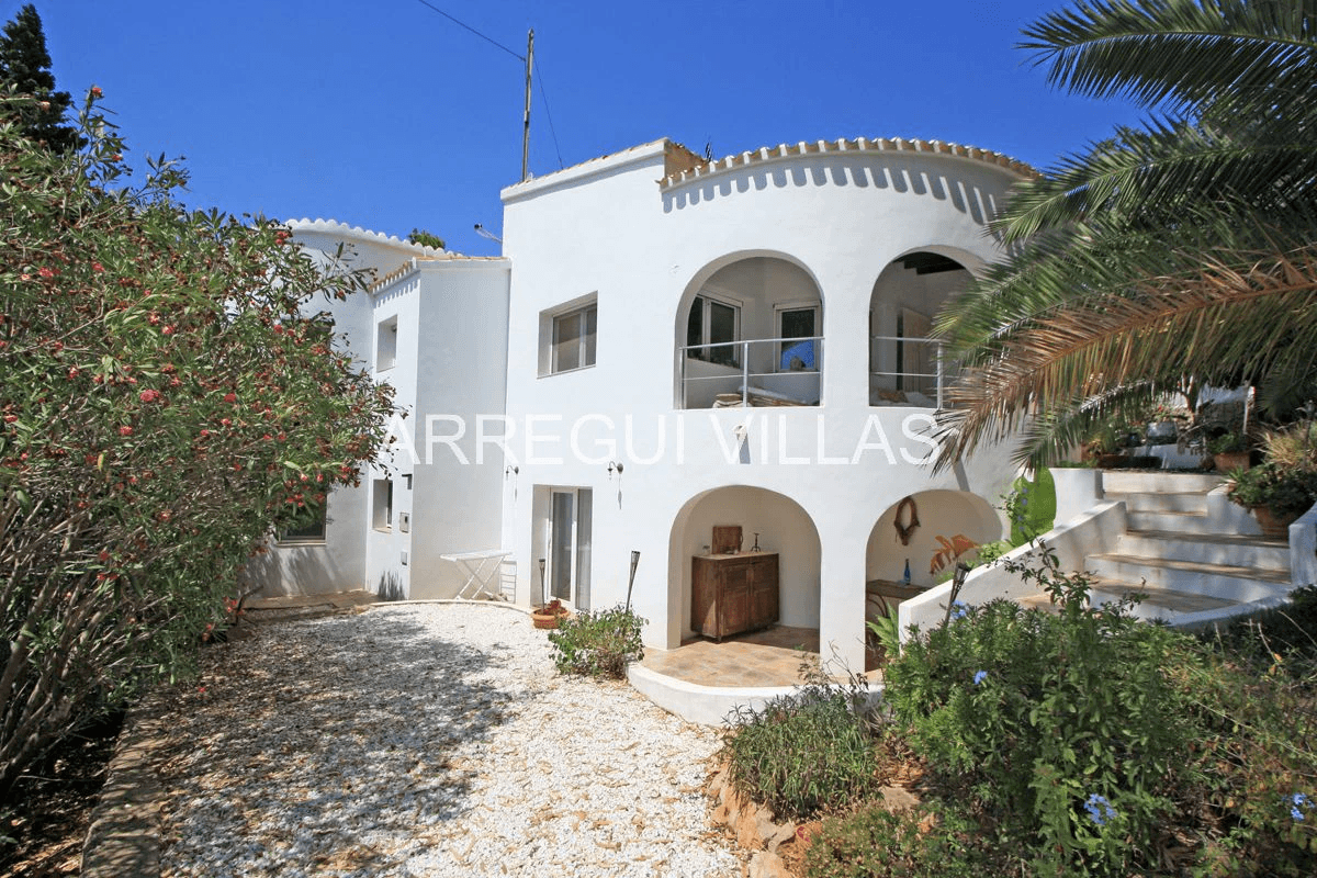 Villa con vistas abiertas en Dénia - Montgó