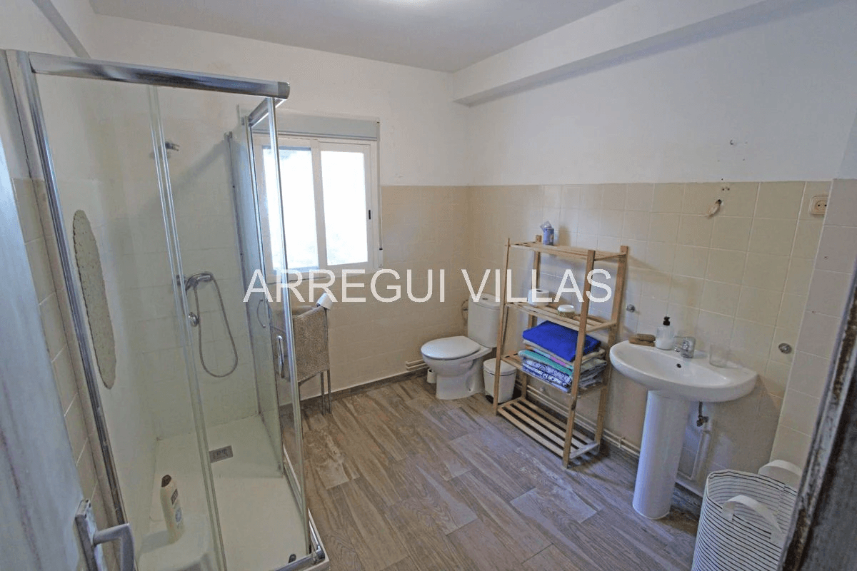 Chalet con 2 viviendas en Las Rotas, Dénia