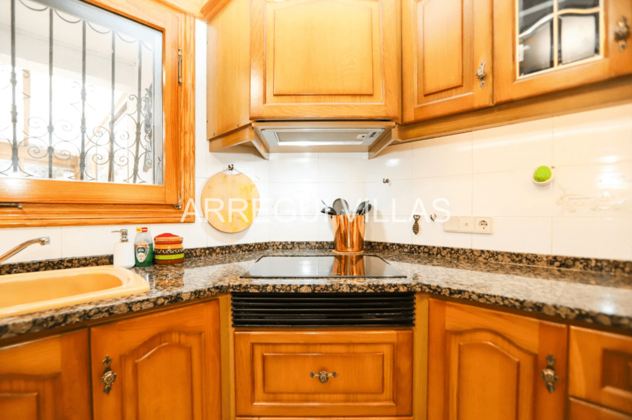 Amplia villa con vistas abiertas en Dénia