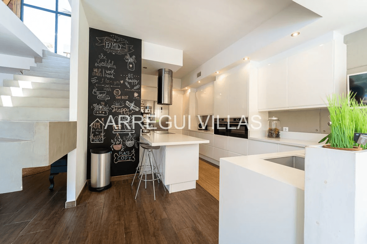 Estupenda villa en venta en Dénia - Montgó
