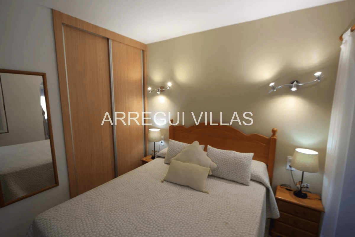Chalet con 4 dormitorios en venta en Dénia/El Montgó