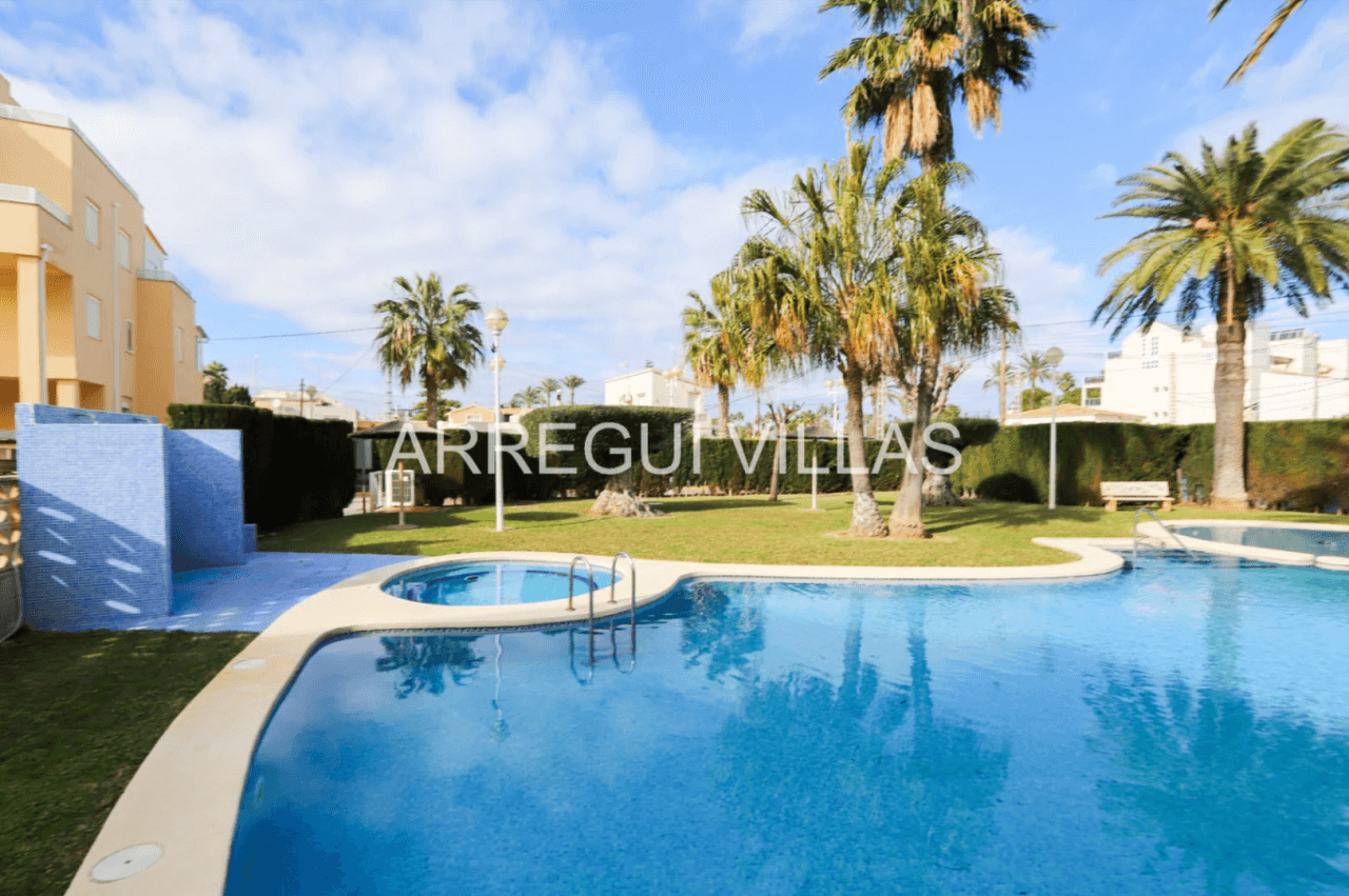 Apartamento en venta de 2 dormitorios en Denia, Las Marinas