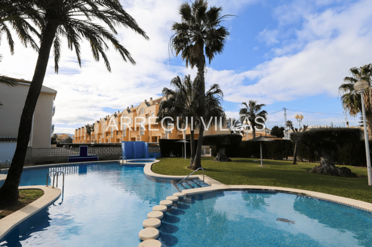 Apartamento en venta de 2 dormitorios en Denia, Las Marinas