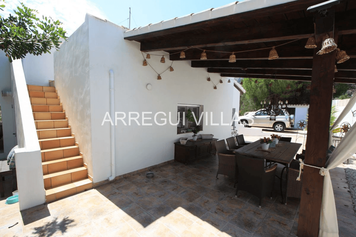 Villa con vistas abiertas en Dénia - Montgó