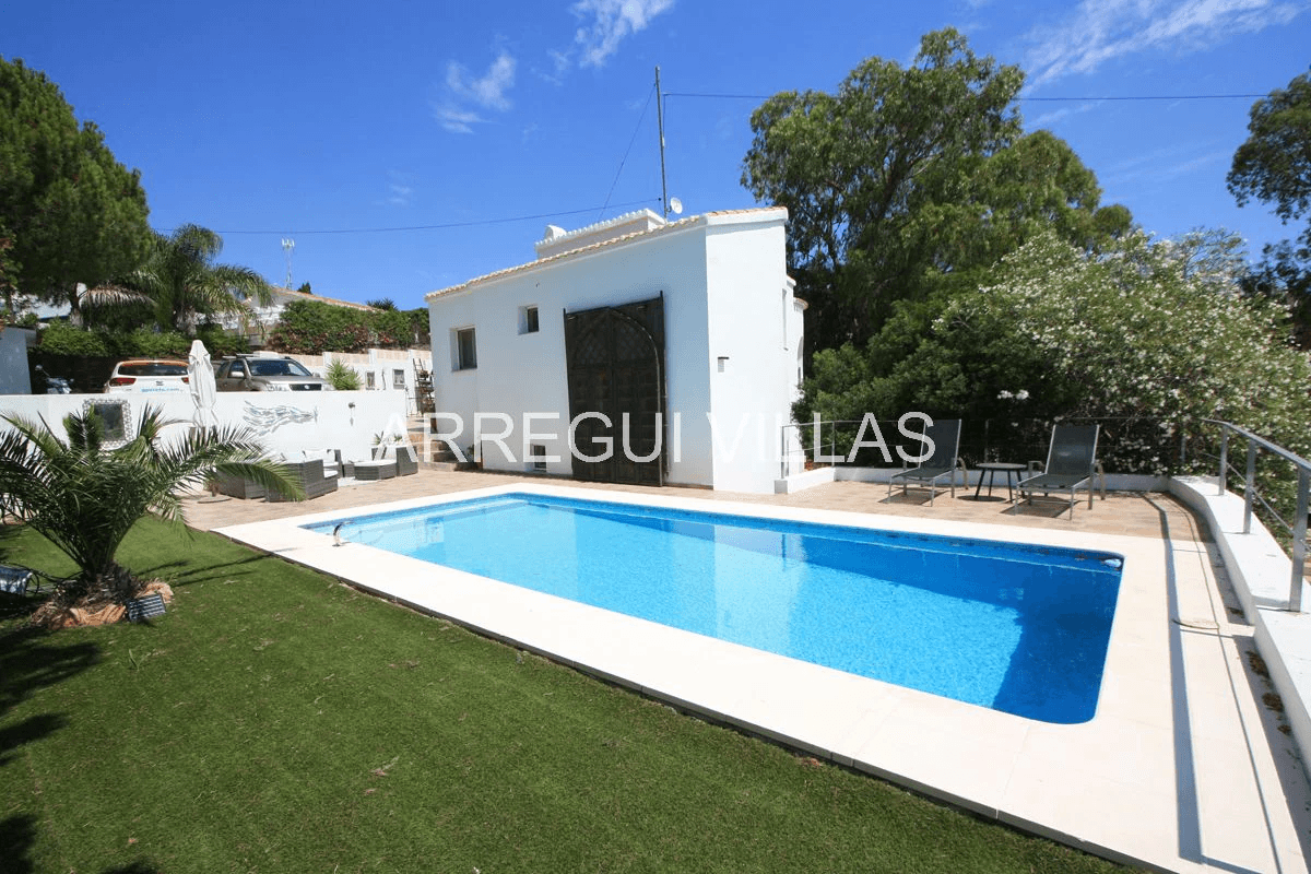Villa con vistas abiertas en Dénia - Montgó