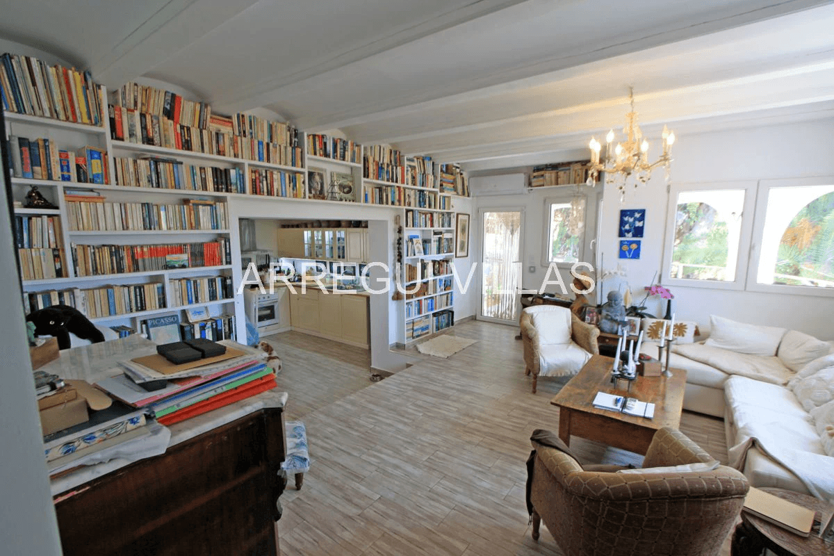 Villa con vistas abiertas en Dénia - Montgó