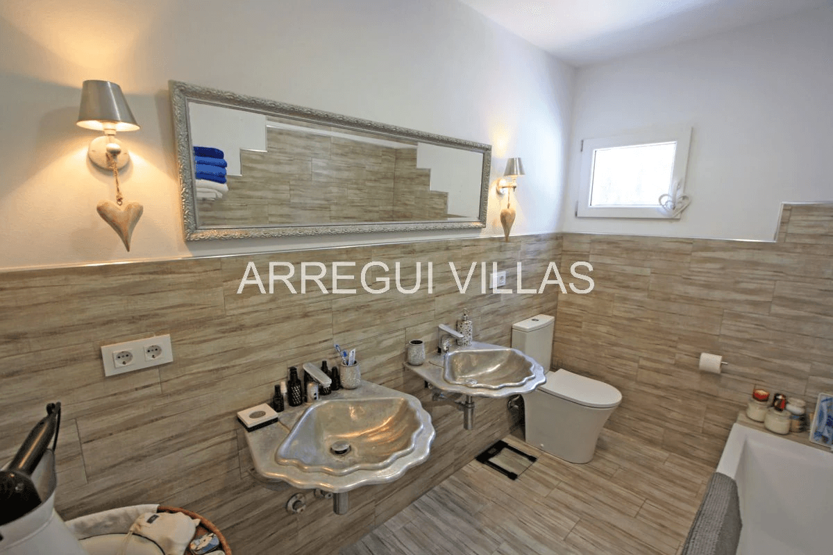 Villa con vistas abiertas en Dénia - Montgó