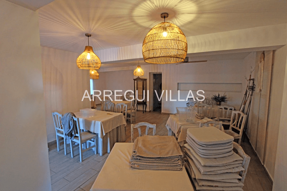 Chalet con 2 viviendas en Las Rotas, Dénia